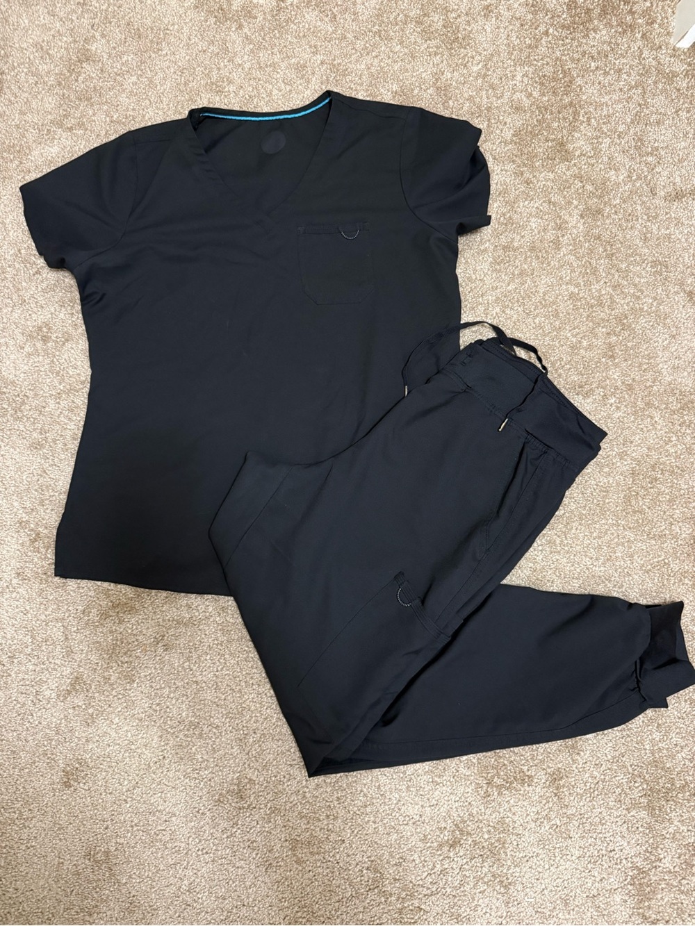 Zavate Black Medical Scrub Top & Jogger Pants Set
